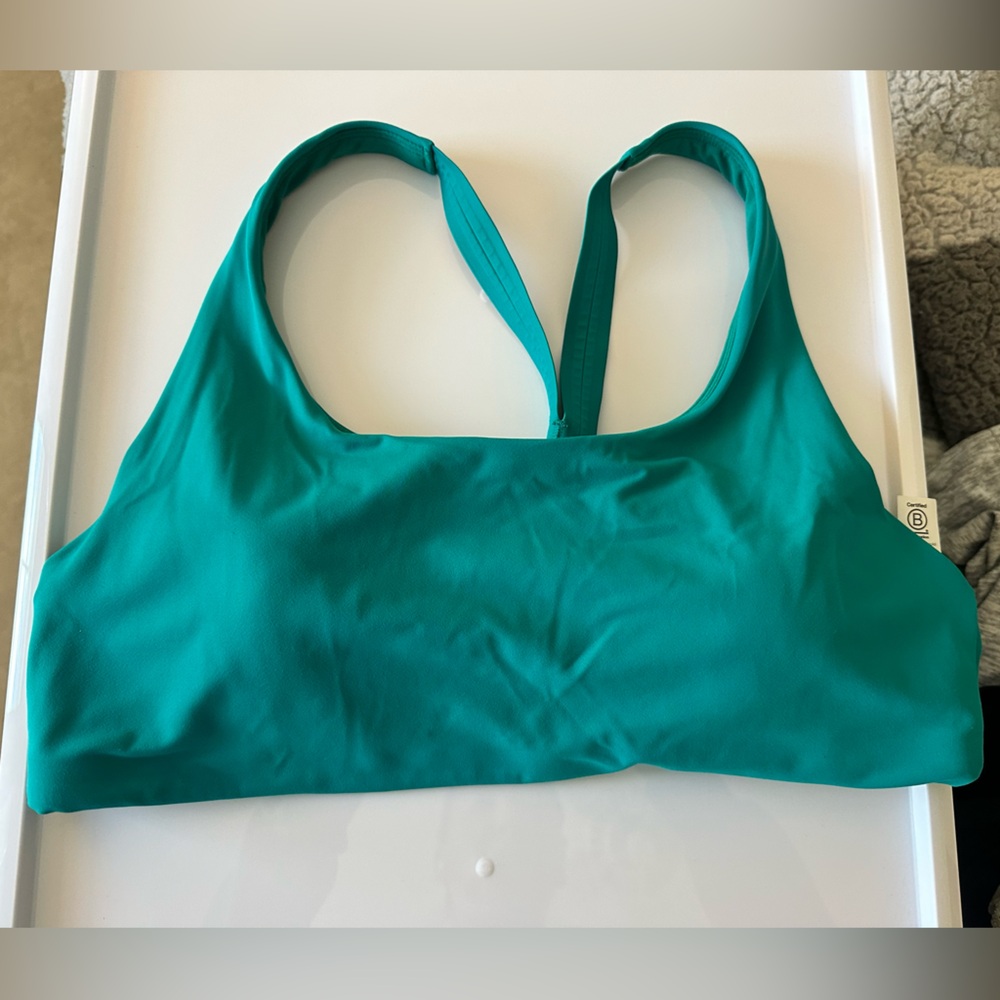 Women’s Athleta medium Malibu bikini top